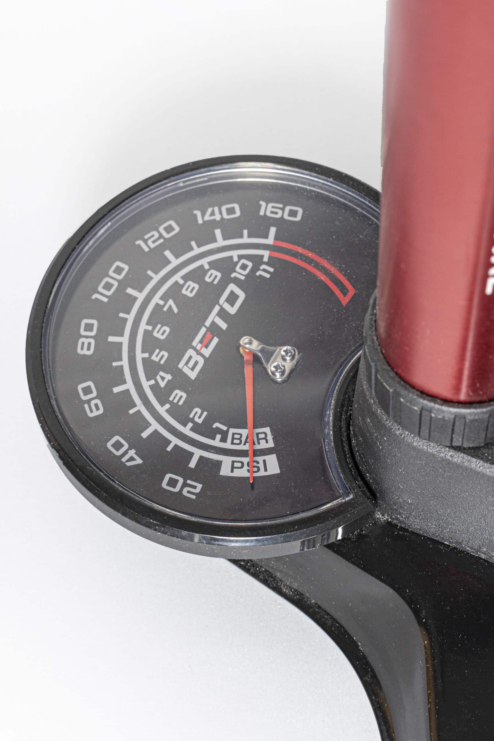 FOOT PUMP 28”- ALUMINUM – MAX. 180 PSI - Image 2